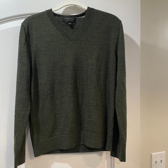 Banana Republic Sweaters - Banana Republic sweater